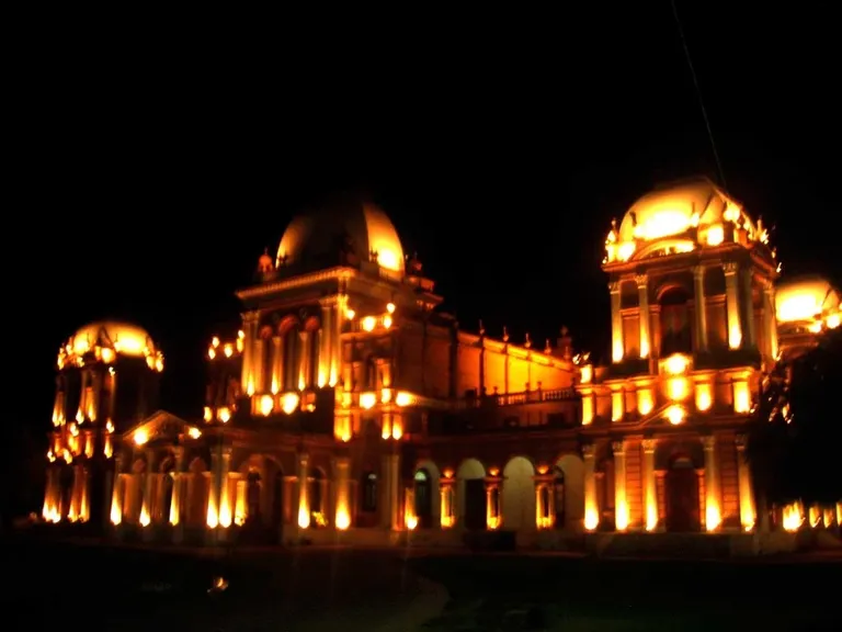 noor-mahal-night-1024x768.jpg