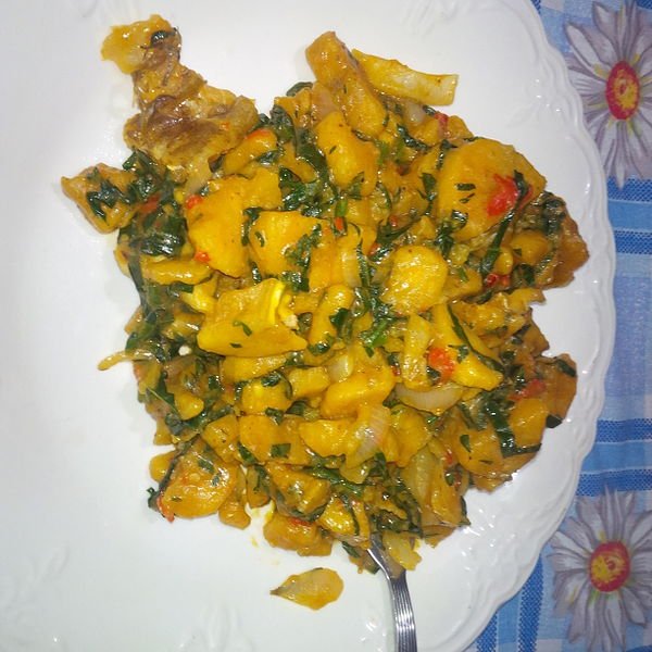 Unripe_plantain_porridge_with_stock_fish_cuts.jpg