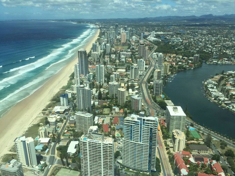 Gold_coast_surfers_paradise_Australia.jpg