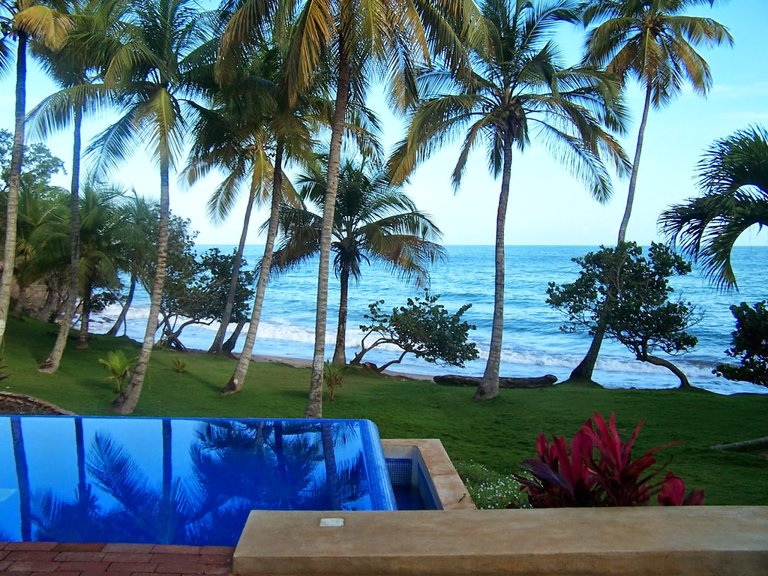 Piscina de Playa de Uva.JPG