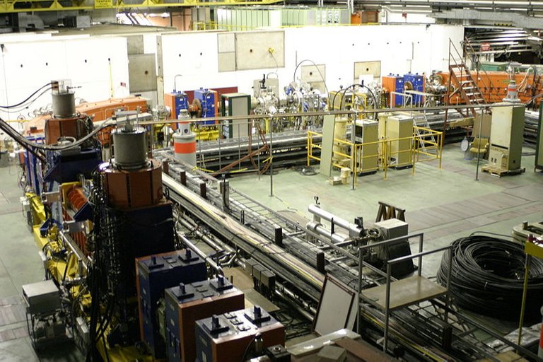 800px-Just_your_average_backyard_low_energy_anti-proton_accelerator_(2280414954).jpg