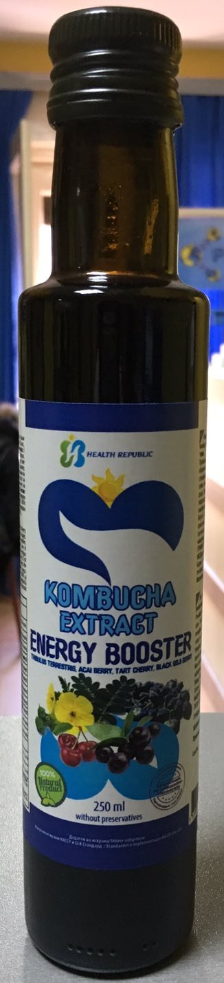 Kombucha extraxt in the bottle 002.jpg