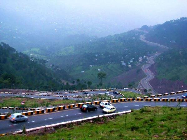 Pakistan-Amazing-and-Beautiful-View-of-Express-Way--Murree-Pakistan-2631.jpg