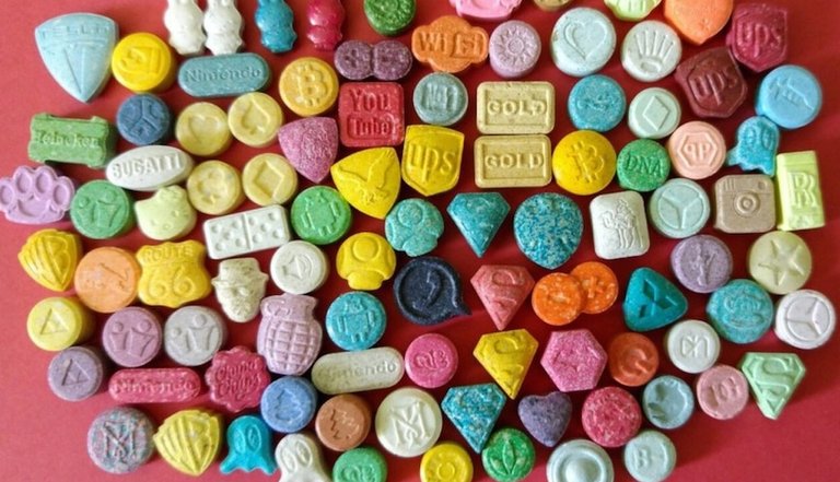 ecstasy-tablets-ravejungle.jpg