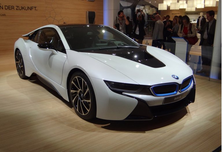 2015-bmw-i8_100439334_l.jpg