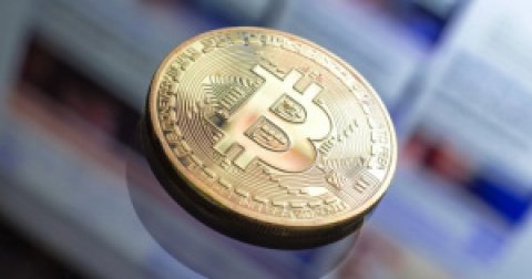 Bitcoin-glass-300x158-480x252.jpg