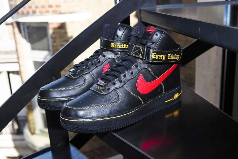 vlone-nike-air-force-1-high-paris-sport-red-black-773255-906765-pics-(1).jpg