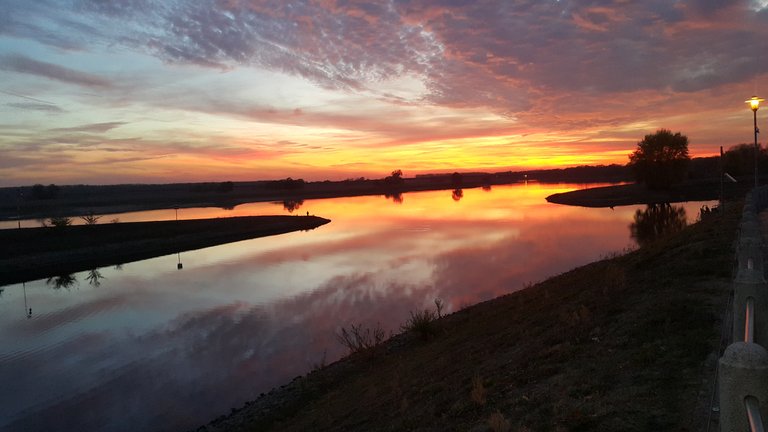 Elbe-Oktoberabend-2018.jpg