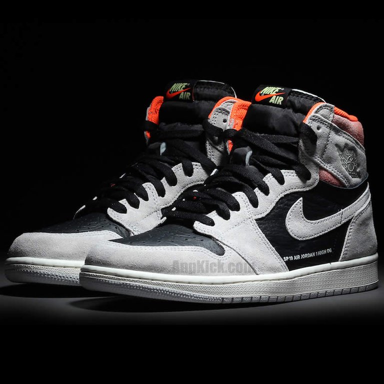 air-jordan-1-retro-high-og-neutral-grey-shoes-555088-018-(1).jpg