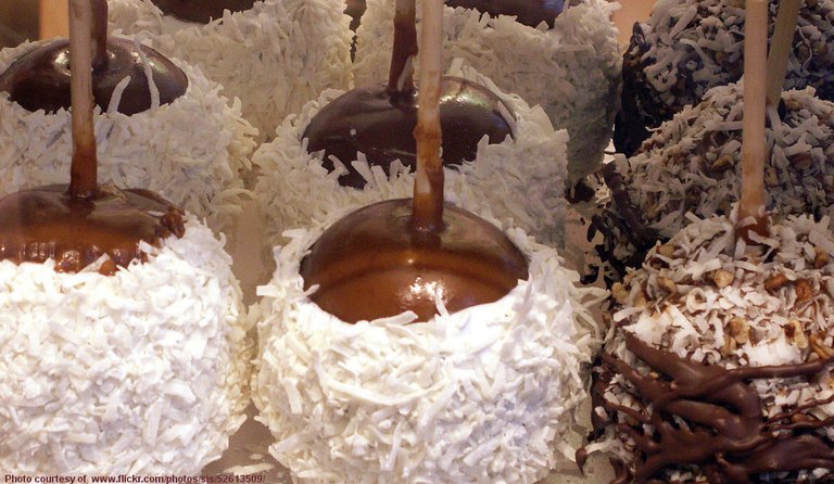 Gorgeous Caramel Apples-081216.jpg