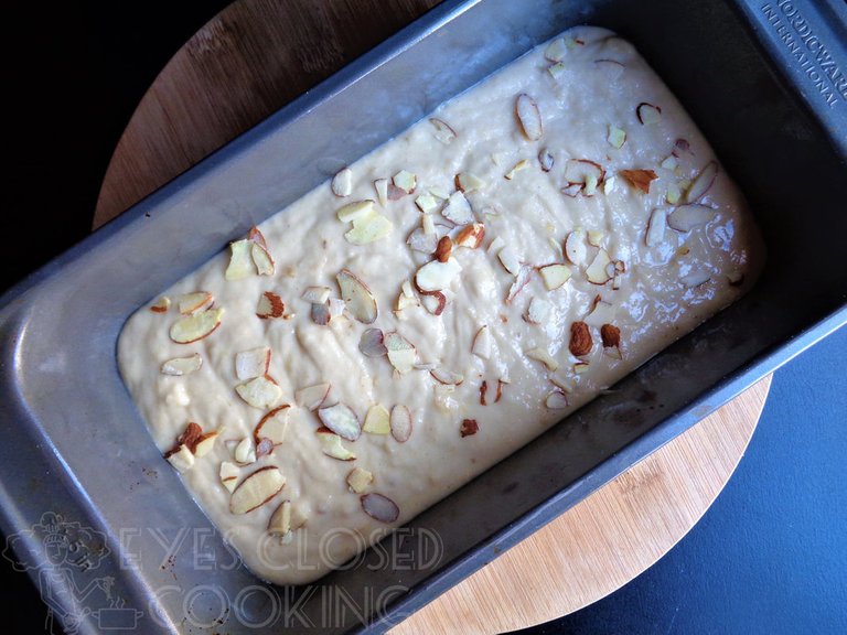 EyesClosedCooking-VeganBananaBread---02.jpg