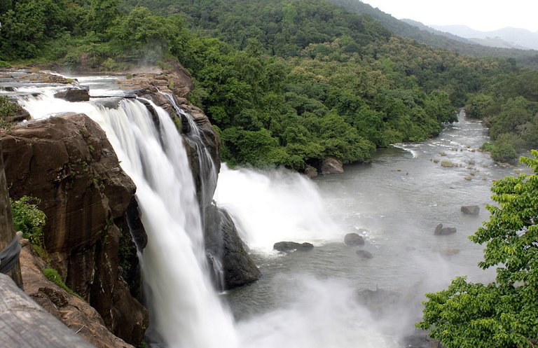 athirapallywaterfalls.jpg