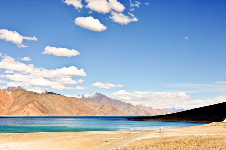 Pangong_lake.jpg