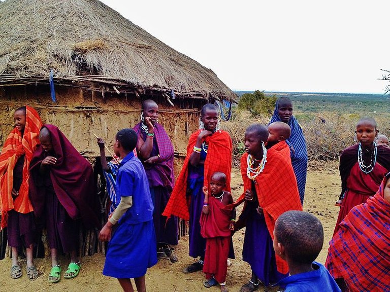 Massai-group_and_Village.jpg