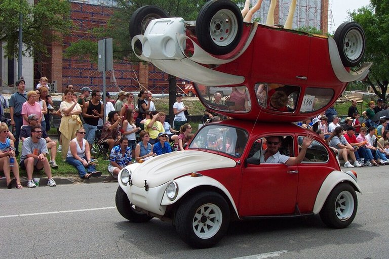 Houston_Art_Car_Parade_2004_entry.jpg