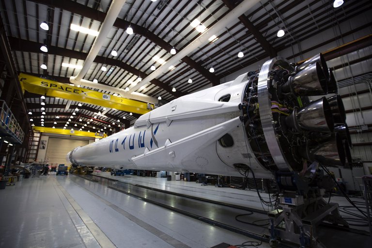 falcon-9-hangar-lights-60130.jpg