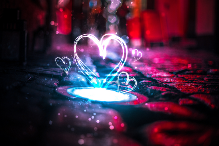 valentin-heart-light-neon-street-blue-1422257-pxhere.com.png