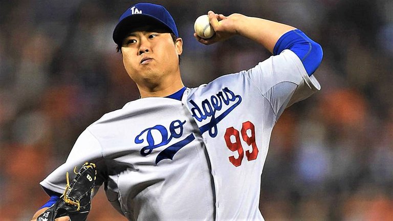 hyun-jin-ryu2-091214-getty-ftrjpg_1vn8om4vaeml11ql63ygtr3c74.jpg