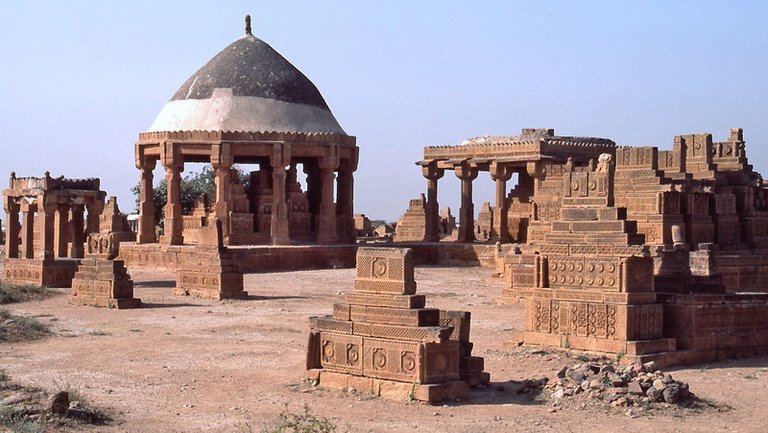 Thatta-Makli.jpg