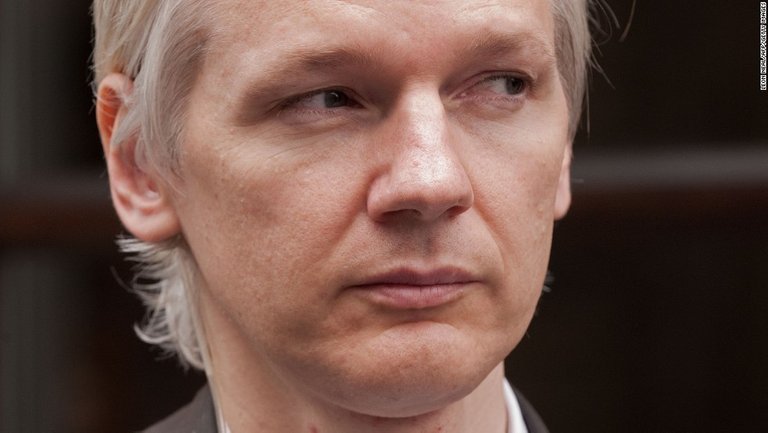 131010125637-01-assange-1010-horizontal-large-gallery.jpg