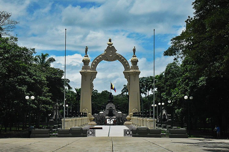 sitios-historicos-de-Venezuela-Campo-de-Carabobo.jpg