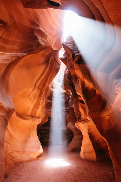 light-beams-upper-antelope-canyon-usa-13519233.jpg