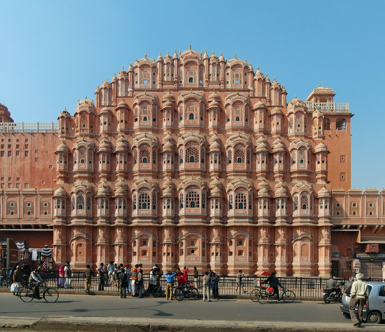 Hawa_Mahal_2011.jpg