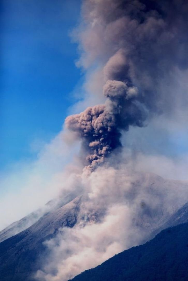 efe_volcan.jpg_405269833.jpg