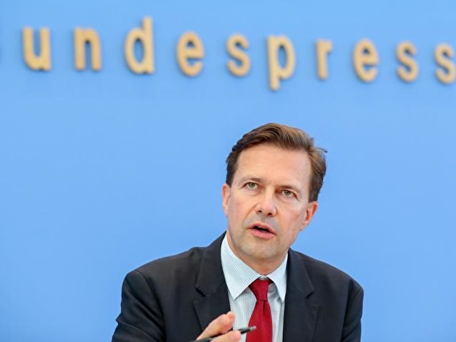 Steffen Seibert Bundespressekonferenz.jpg