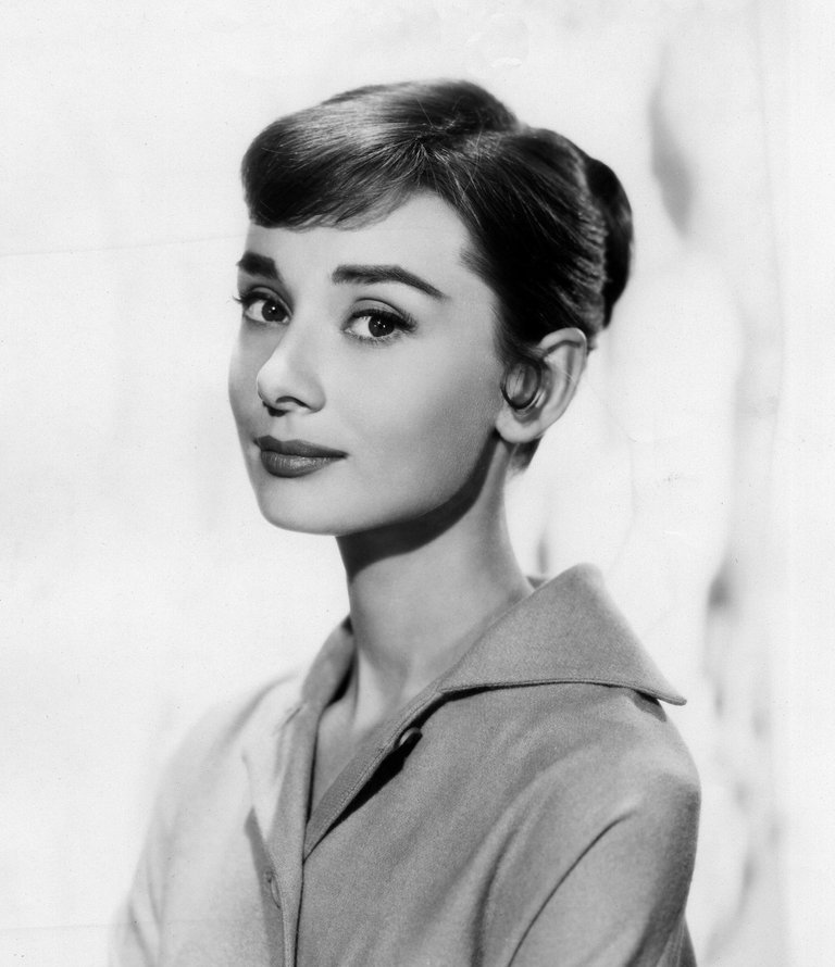 beauty-2015-05-audrey-hepburn-philip-kingsley-elasticizer-main.jpg