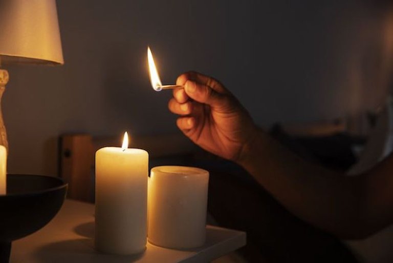 candlelight.jpg