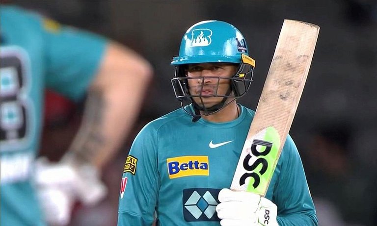 usman-khawaja-heat.jpg
