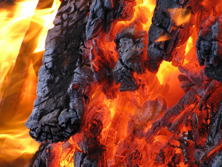 fire-hot-campfire-burning-36458.jpg