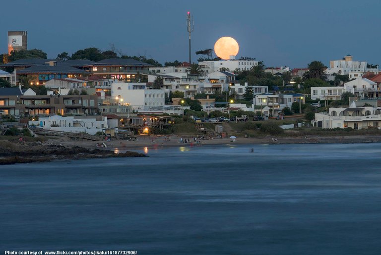 MediterraneanFullMoon-001-040919.jpg