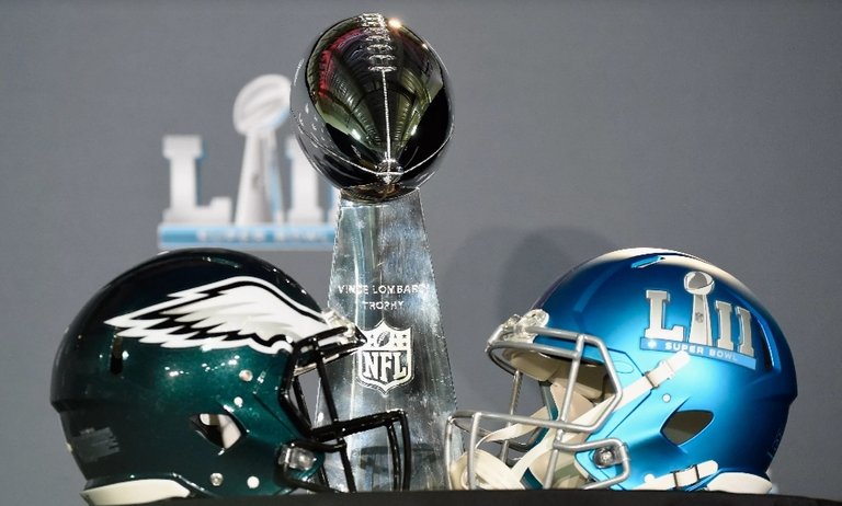 Superbowl LII Trophy.jpg