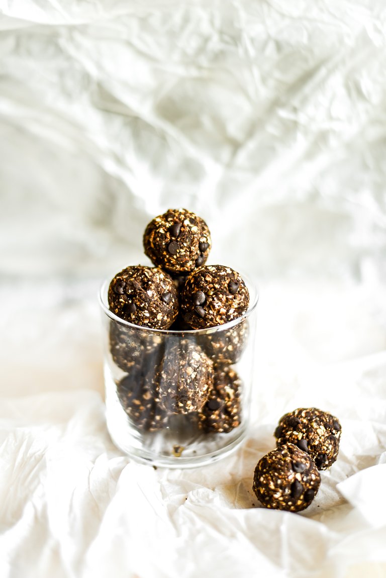 Cocoa & Maca Bliss Balls-1.jpg