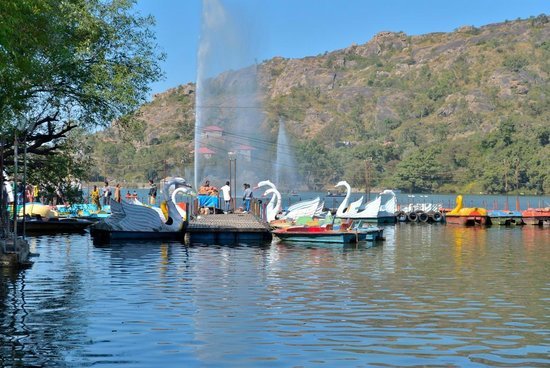 nakki-lake.jpg