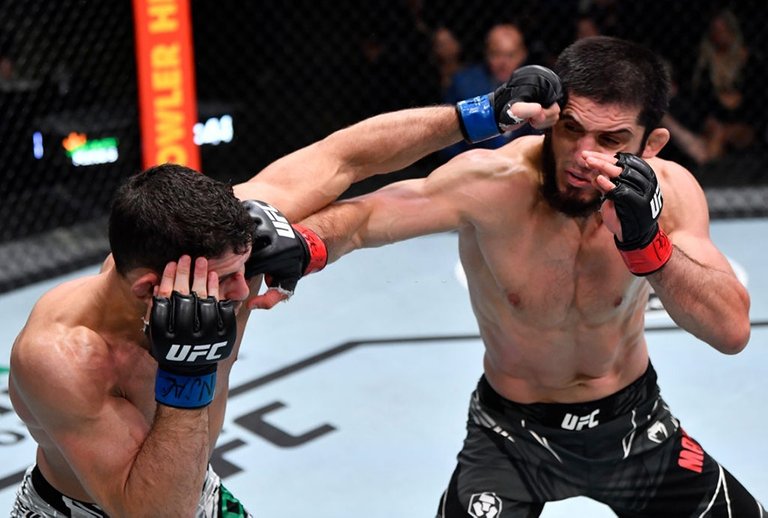 islam-makhachev-vs-thiago-moises (2).jpg