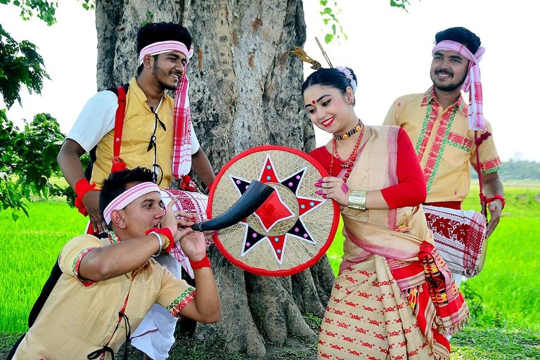 1200px-Bihu_dance.jpg