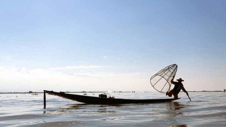 Inle Lake 2.jpg