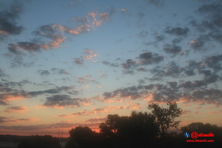 sunrise dawn morning clouds skyscape landscape SR0048.JPG