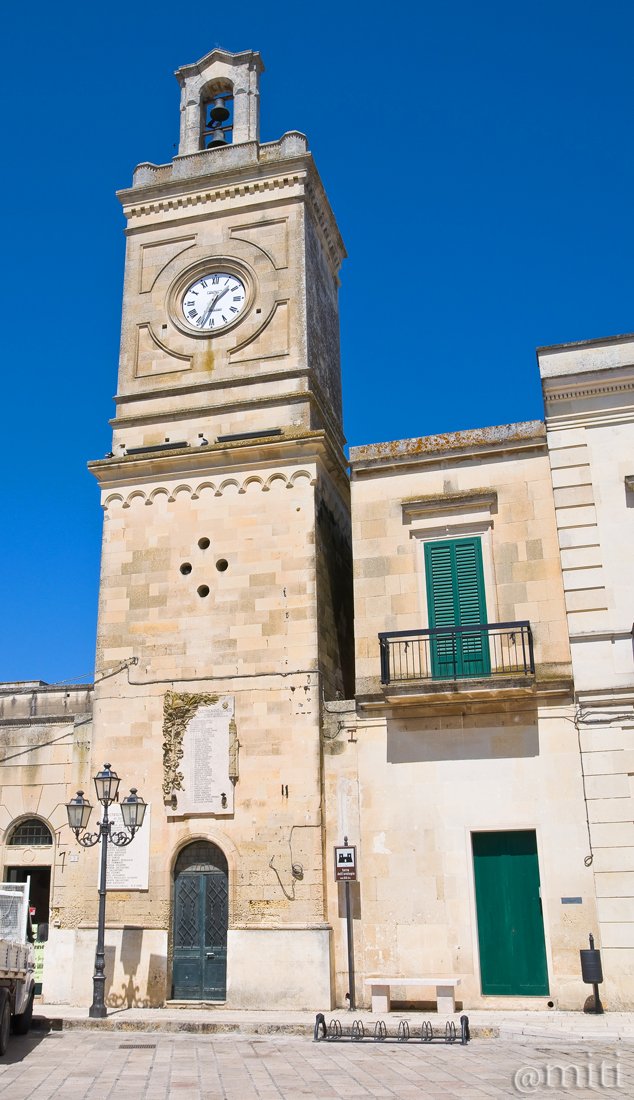 castrignano torre orologio.jpg