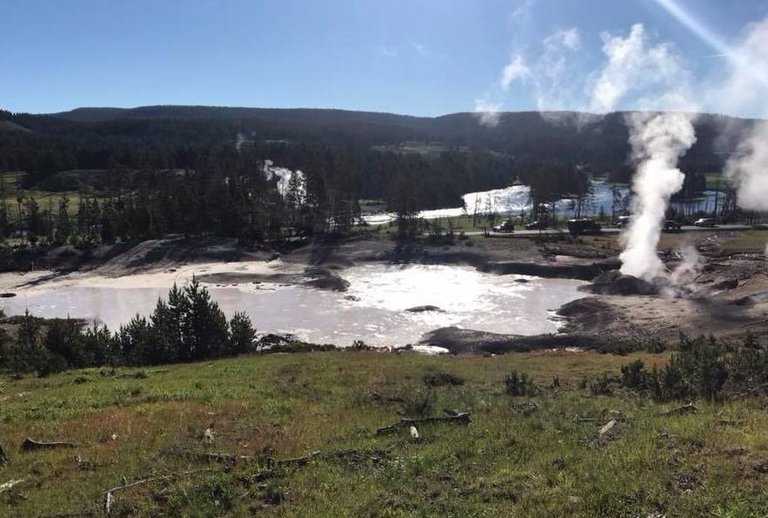 Yellowstone National Park June 27 2018.jpg