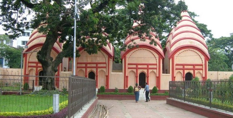 Dhakeshwari-National-Temple.jpg