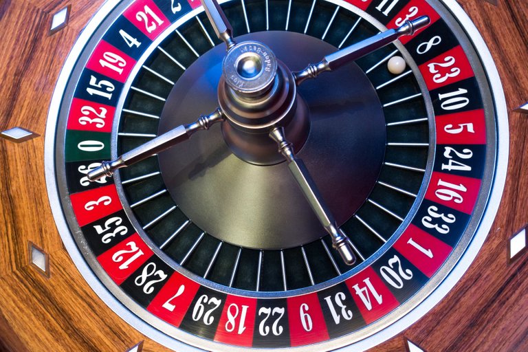 roulette-roulette-wheel-ball-turn.jpg