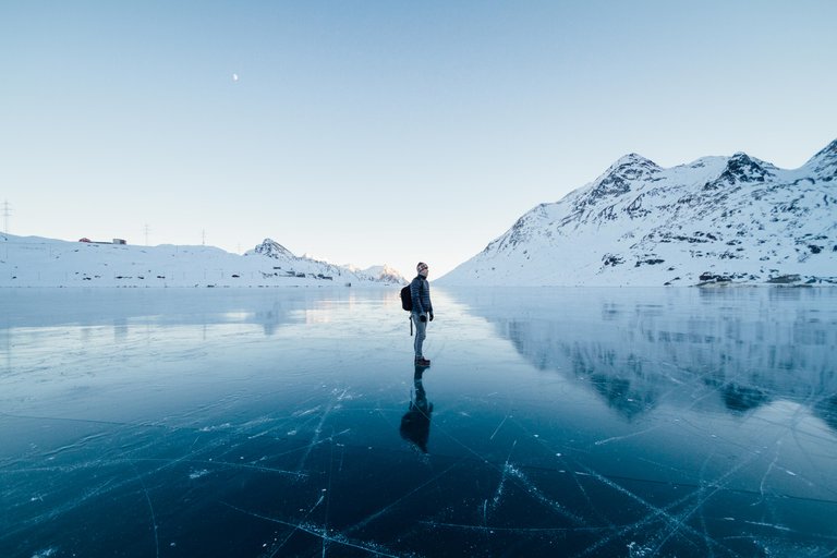 swiss-alps-lake-frozen-ice-winter-1422179-pxhere.com.jpg