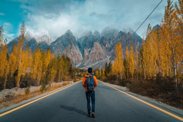 Karakoram Highway.jpg