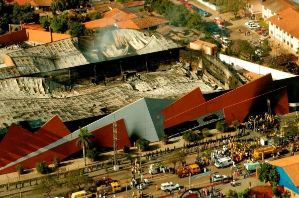 momento-del-incendio-del-supermercado-_595_395_202706.jpg