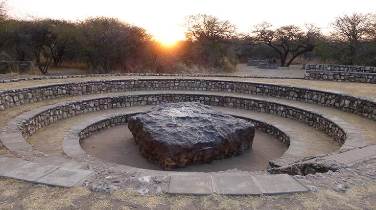 meteorito Hoba Namibia.jpg