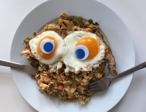 #GOOGLYEYES DINNER AFTER MAKING STEEMITWORLDFLAGS @brittandjosie